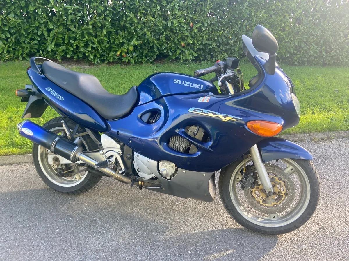 Suzuki GSX 750 - Image 1