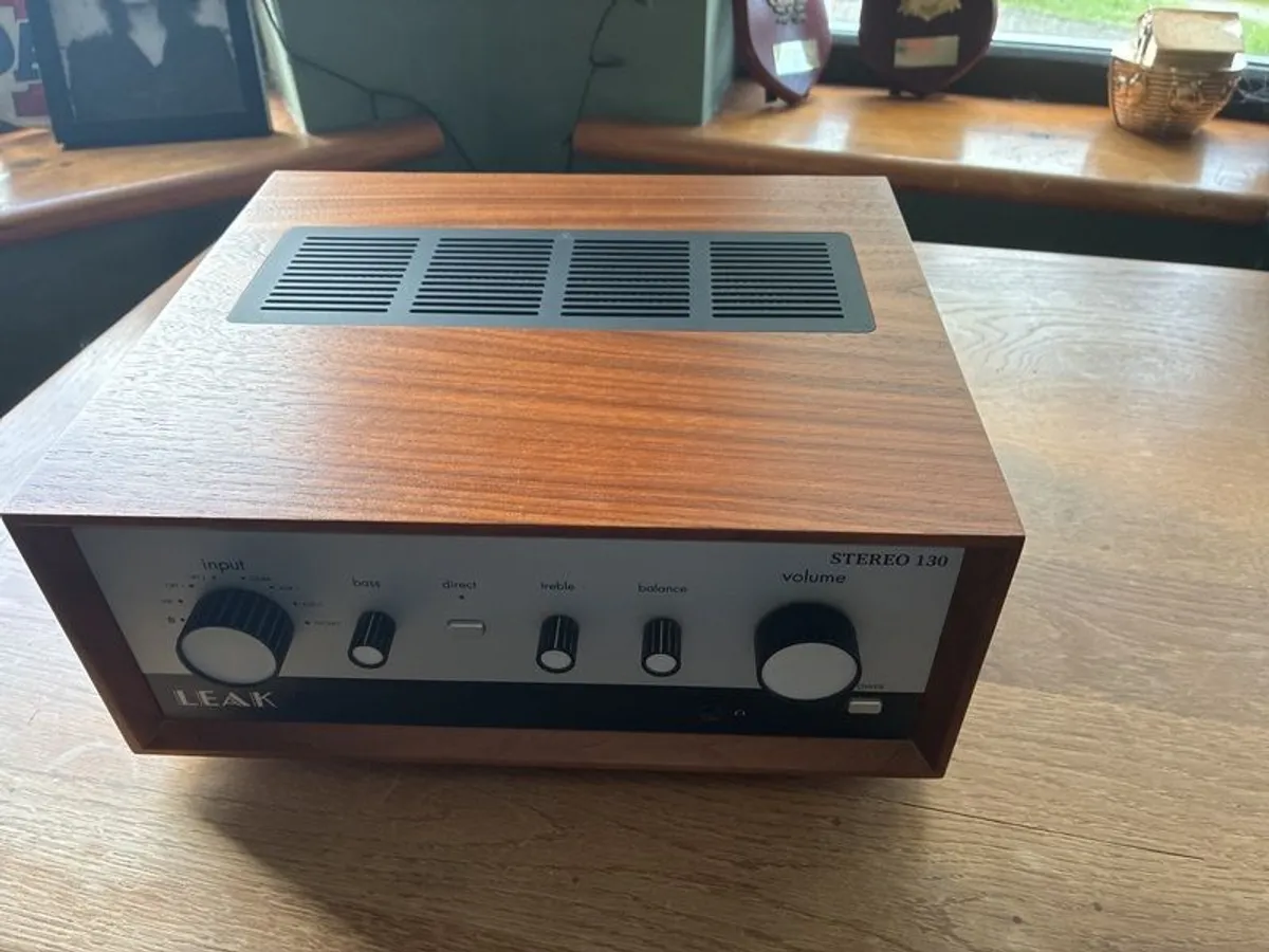 Leak  Stereo 130 Amplifier Walnut - Image 1