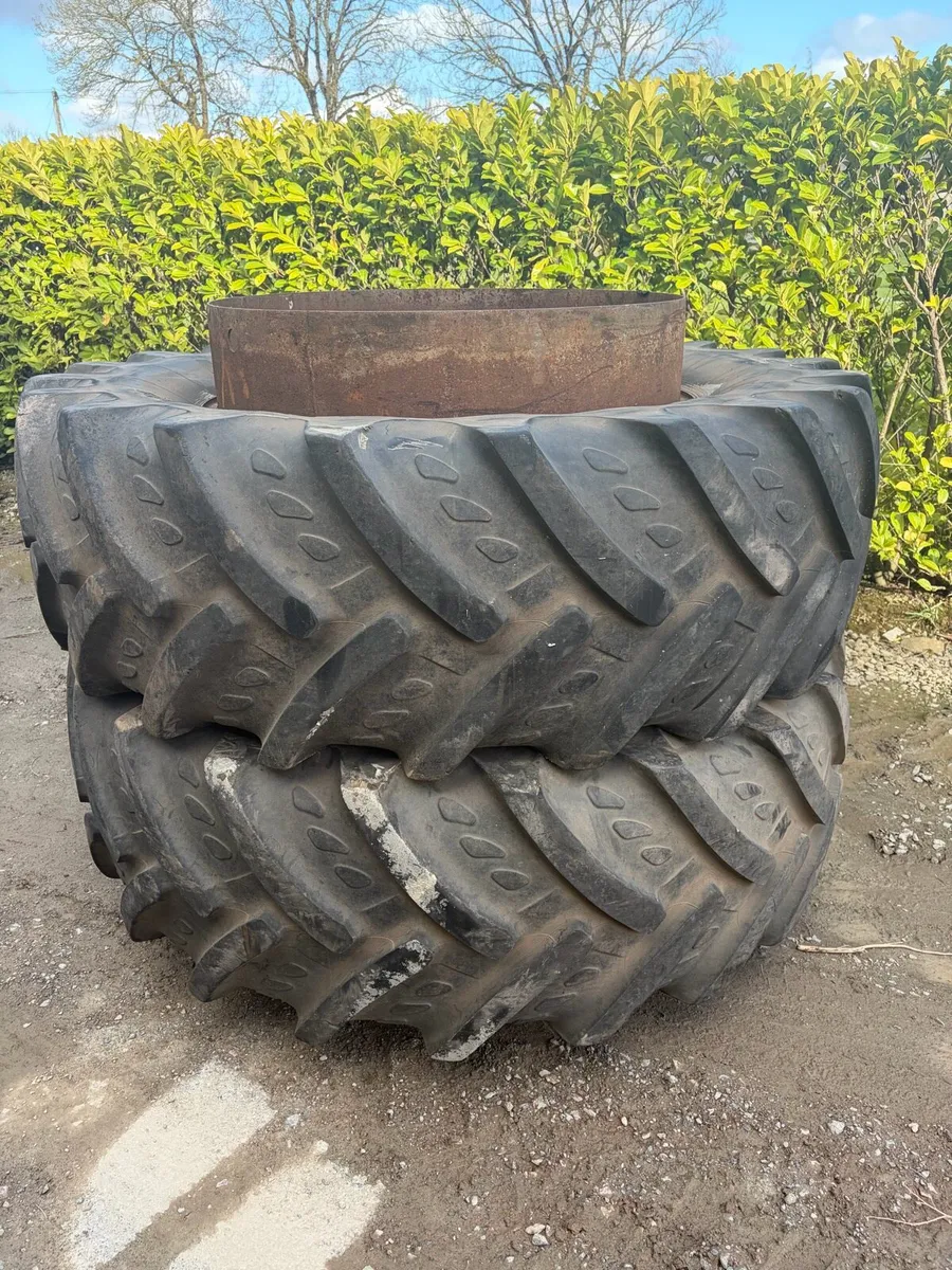 Stocks duals 520/70r38 - Image 1