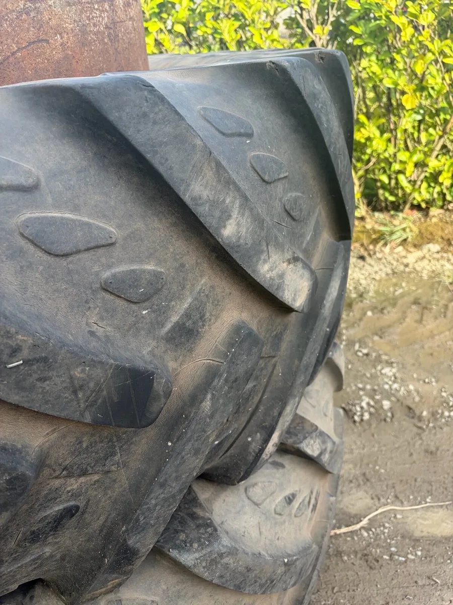 Stocks duals 520/70r38 - Image 3