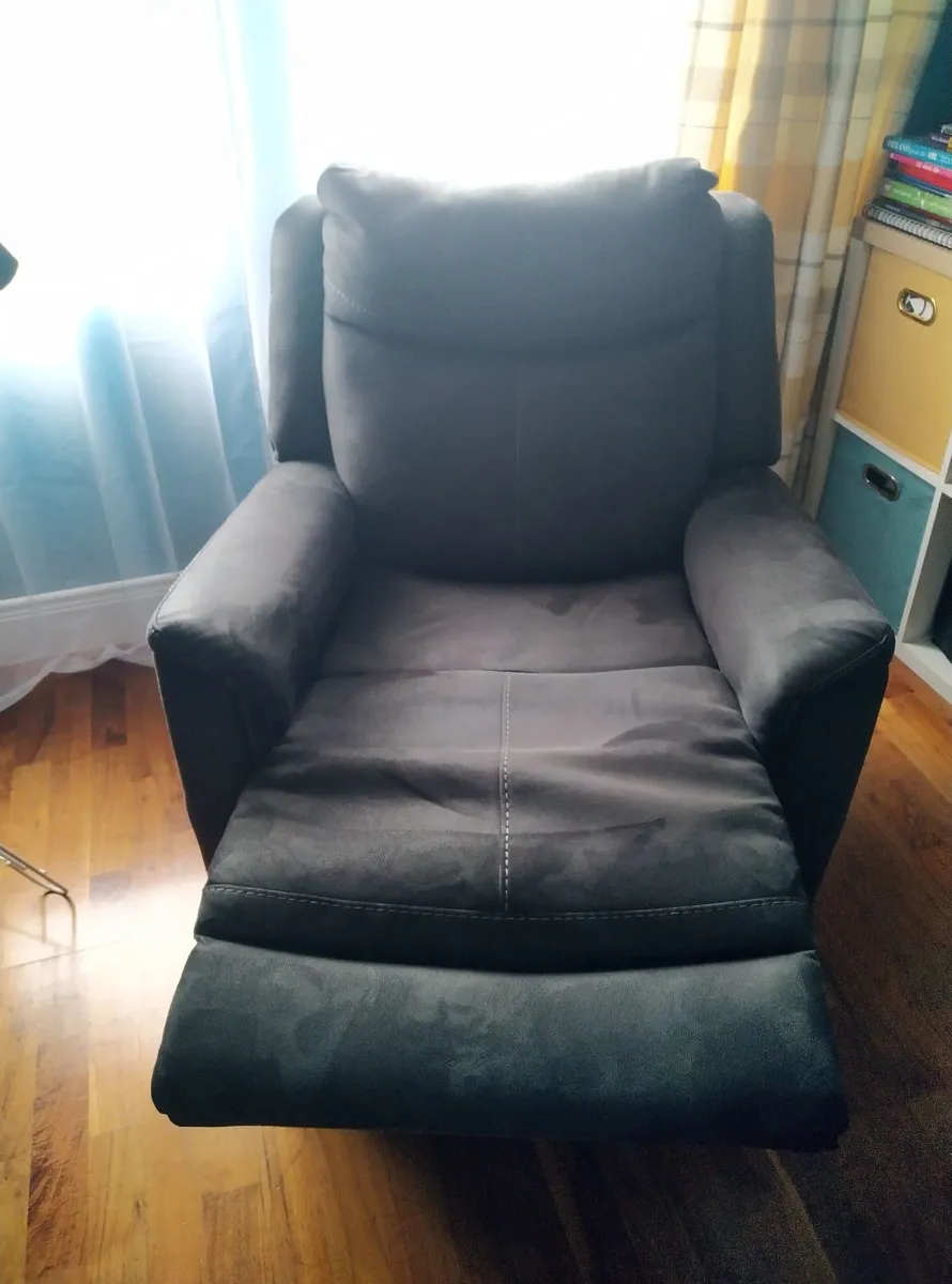 Two grey recliner armchairs - Image 3