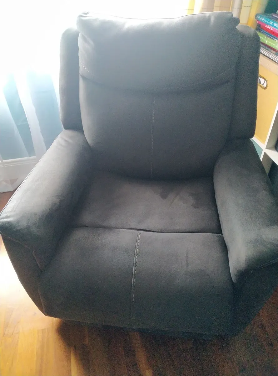 Two grey recliner armchairs - Image 4