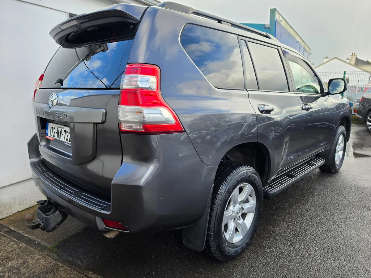 2017 Toyota LandCruiser LWB Auto GX - Image 3