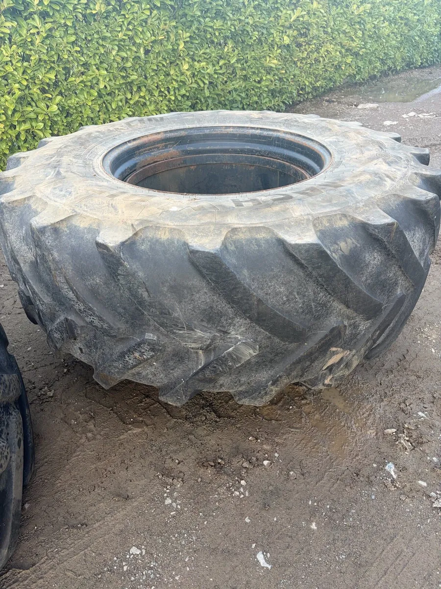 Stocks duals 650/85r38 - Image 3