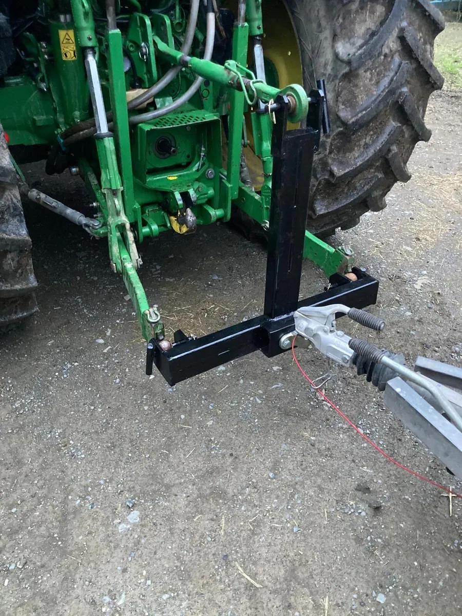 Frame for a ball hitch - Image 3