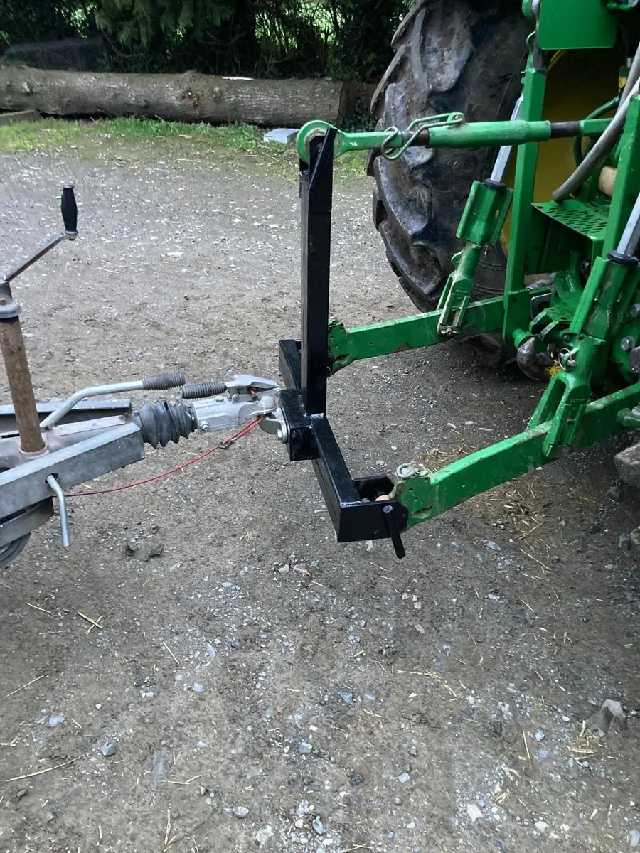 Frame for a ball hitch - Image 4