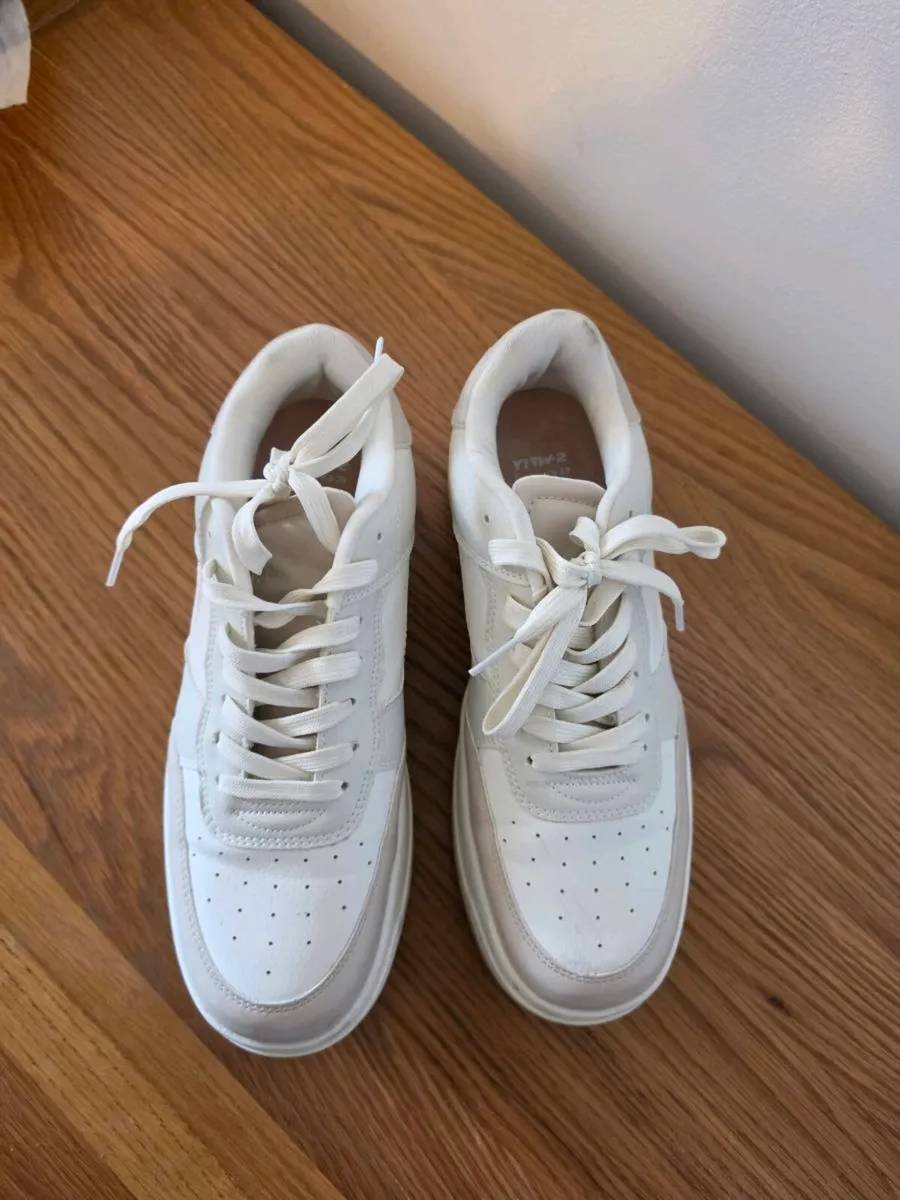 Bershka trainers - Image 2