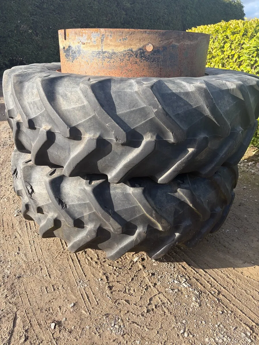 Stocks dual wheels 20.8r42 - Image 4