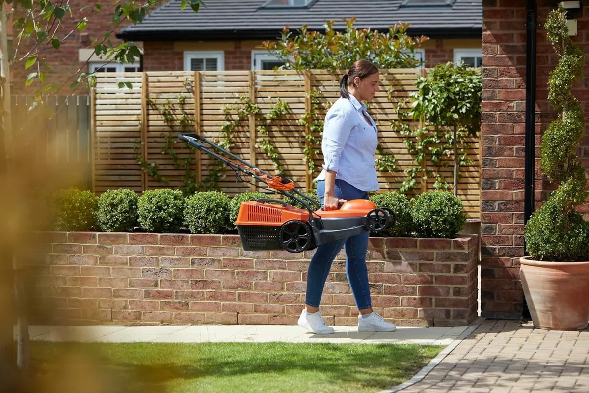 SimpliMow 320 Wheeled Electric Lawnmower - W - Image 4