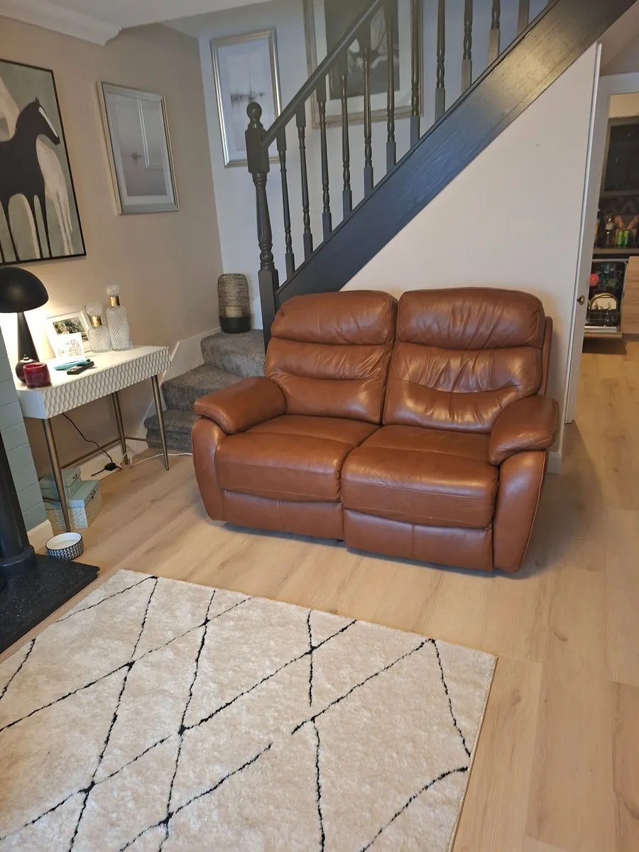 2 seater tan electric recliner Leather Sofa - Image 3