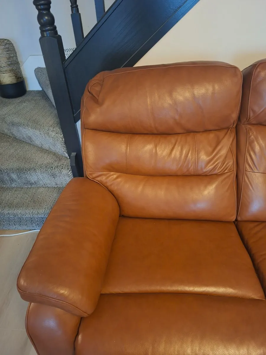 2 seater tan electric recliner Leather Sofa - Image 4
