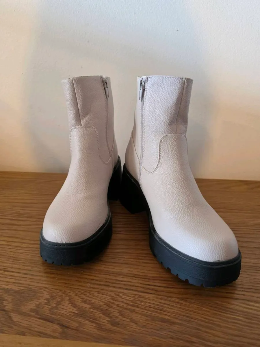 New look boots - Image 3