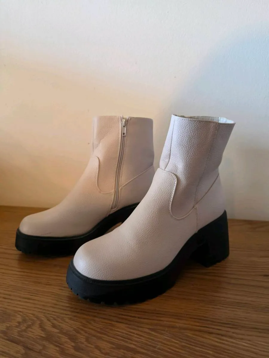 New look boots - Image 4