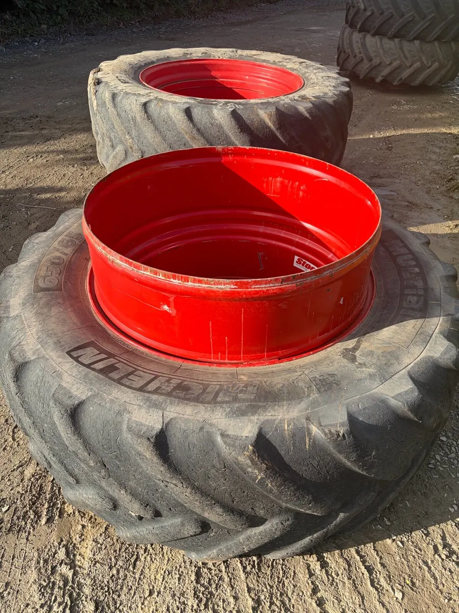 Stocks duals 650/65r42 - Image 1