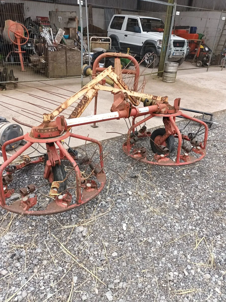 Lely 300 hay turner haybob - Image 1