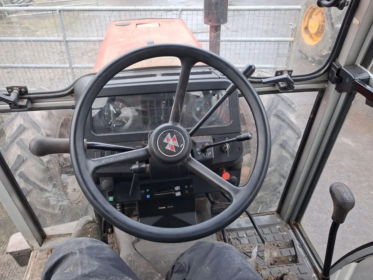 Massey Ferguson 372 - Image 3