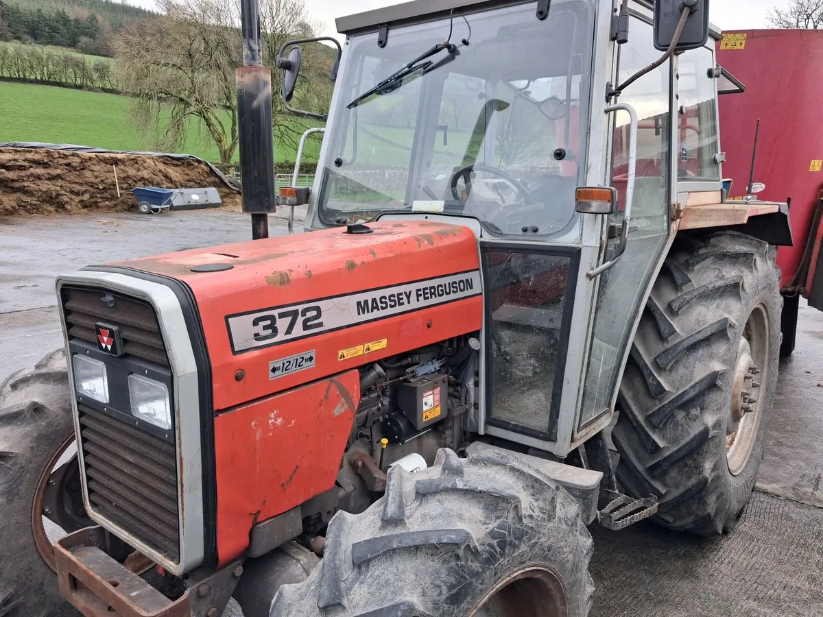 Massey Ferguson 372 - Image 4