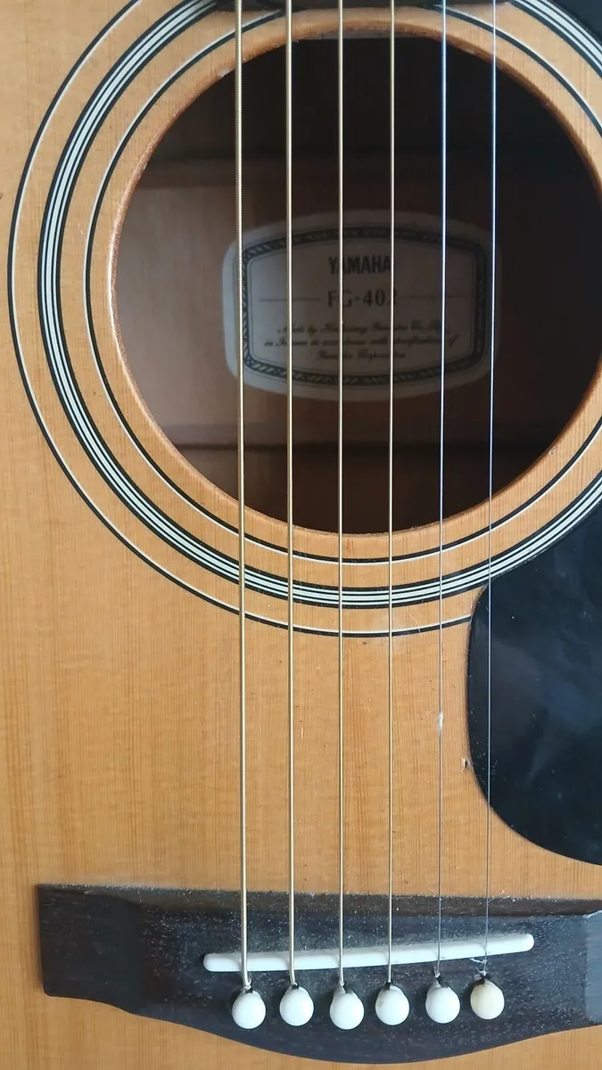 vintage Yamaha FG 402 accoustic guitar - Image 3