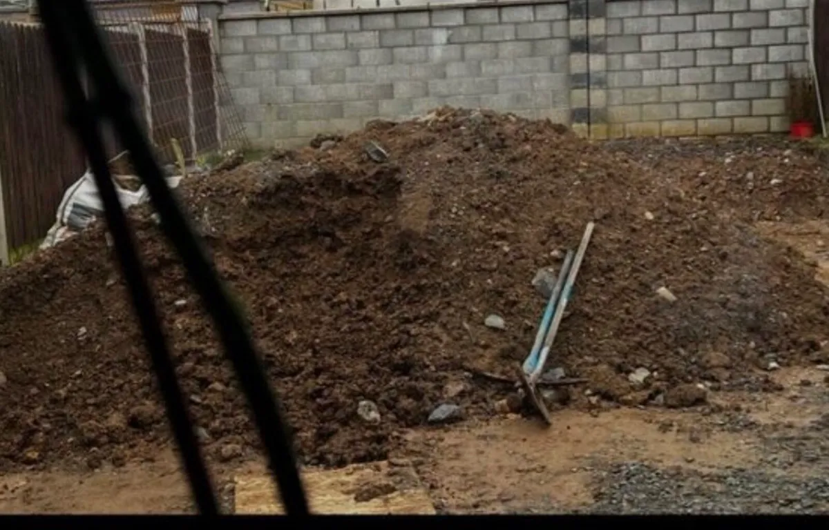 FREE TOP SOIL - Image 3