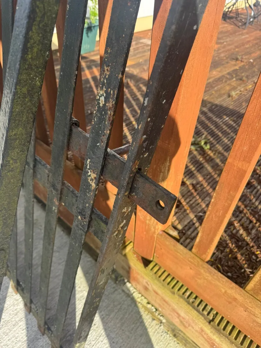 Antique wrought iron gates - Image 3