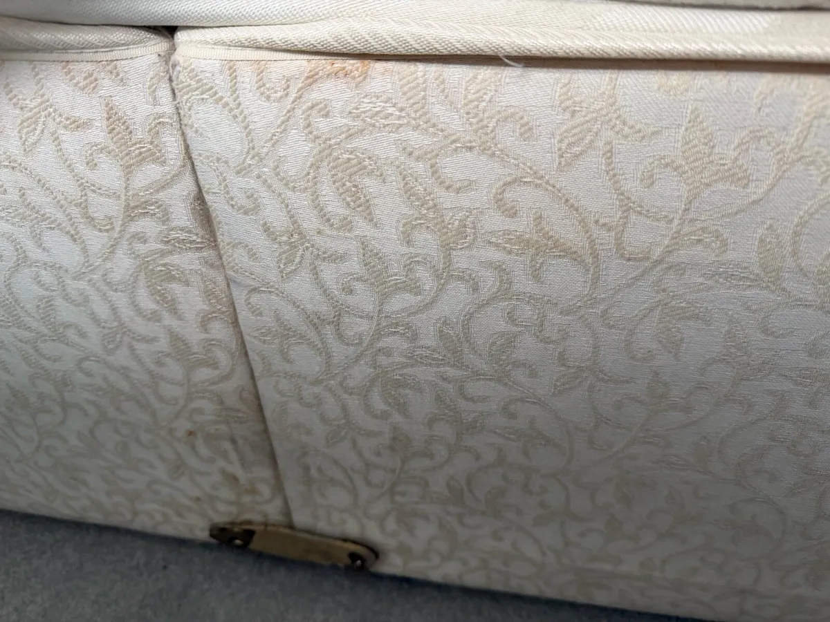 Double bed base and mattress. - Image 1