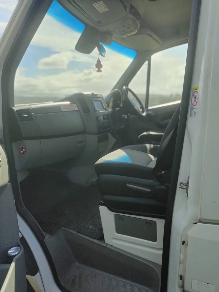 VW CRAFTER MINIBUS ACCESSIBLE - Image 3