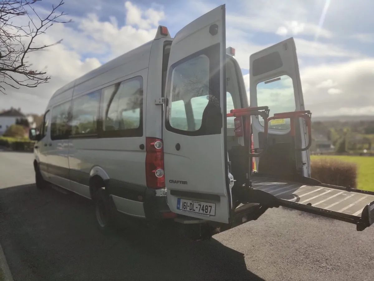 VW CRAFTER MINIBUS ACCESSIBLE - Image 4