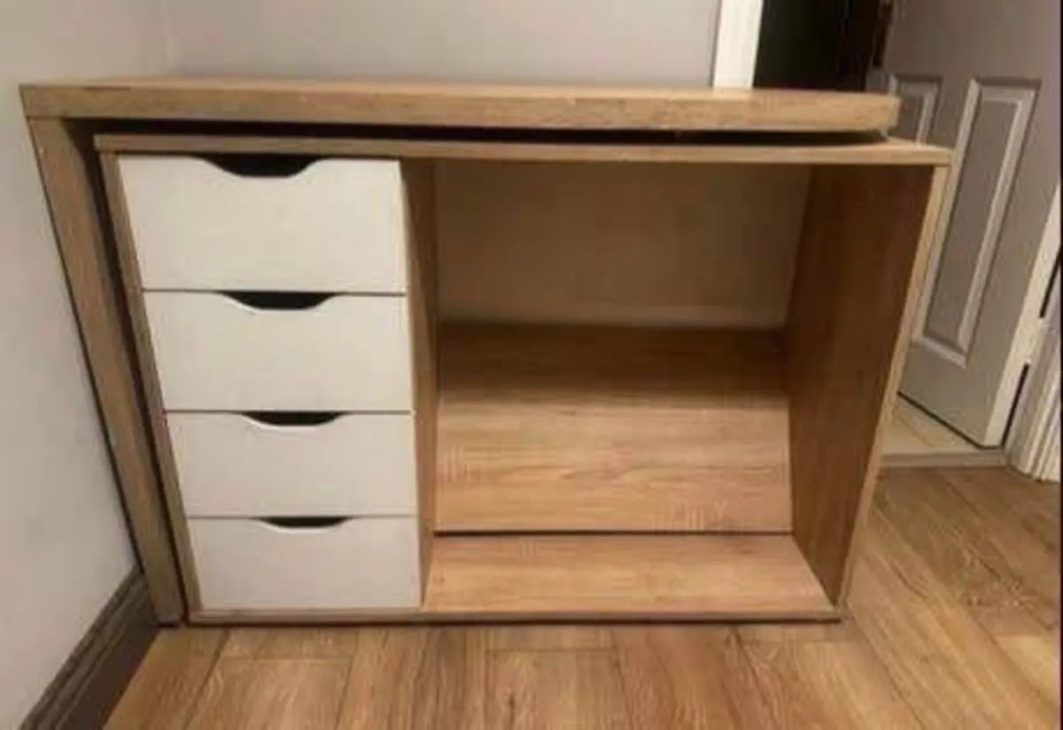 Desk with side table - Image 1