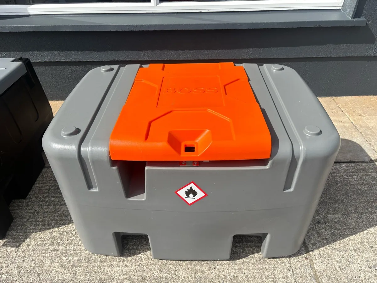 Fuel bowsers - Image 2