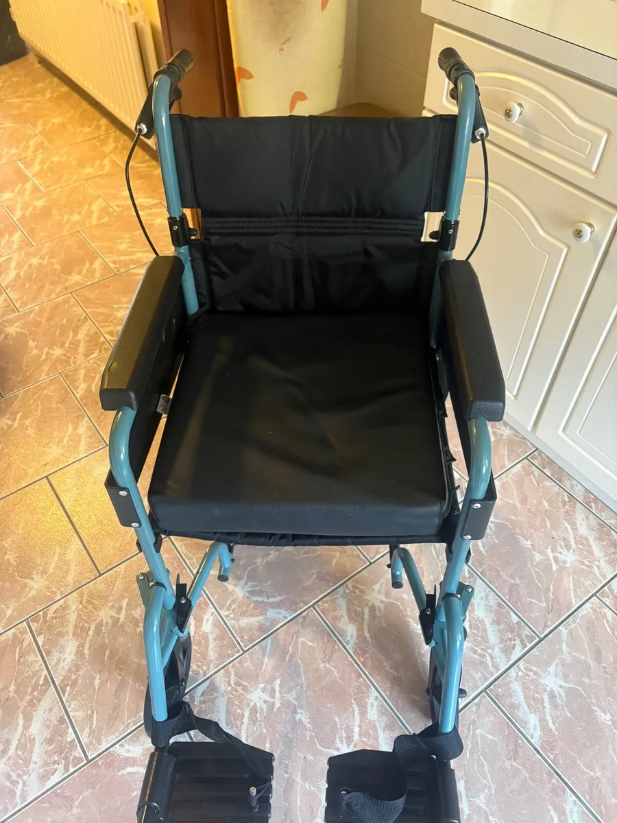 Adult folding wheelchair - Image 1
