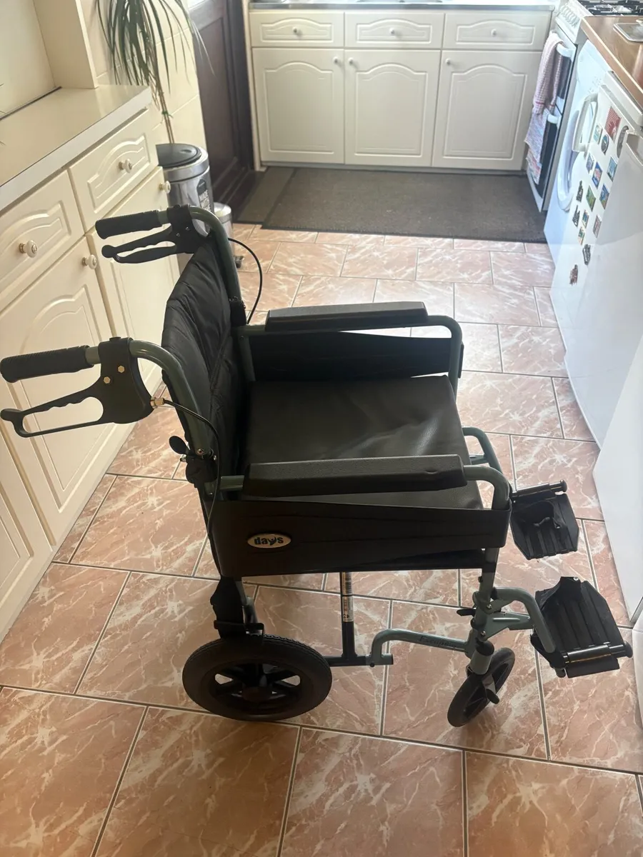Adult folding wheelchair - Image 2