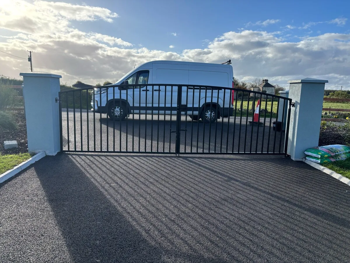 Entrance gates - Image 4