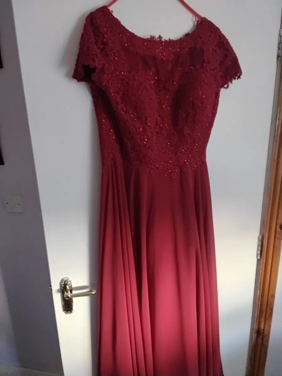 Guest wedding dress red full lenght sze 18 - Image 2