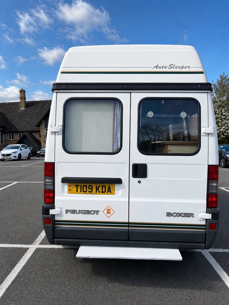 NI REG low Vrt Peugeot Auto sleeper 3Birth - Image 2