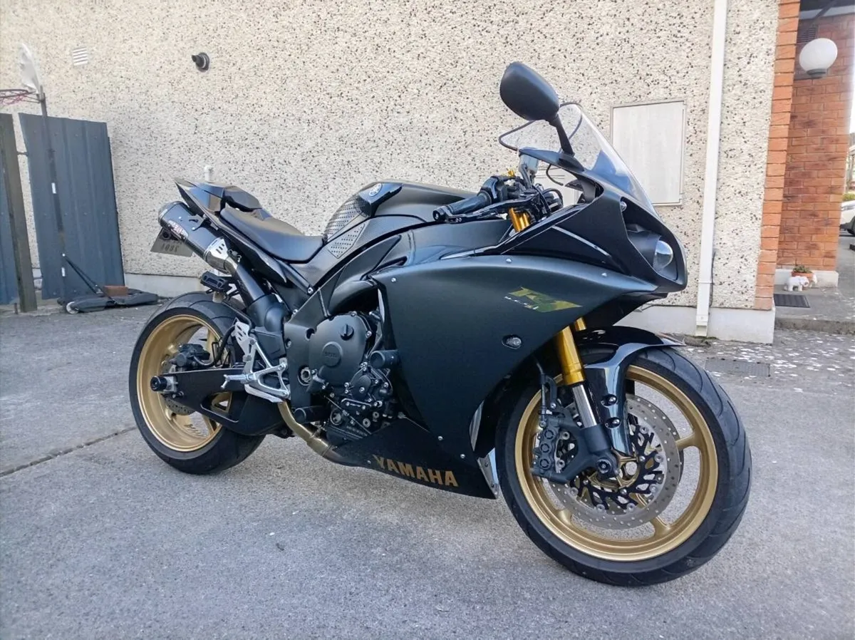 Yamaha R1 - Image 1