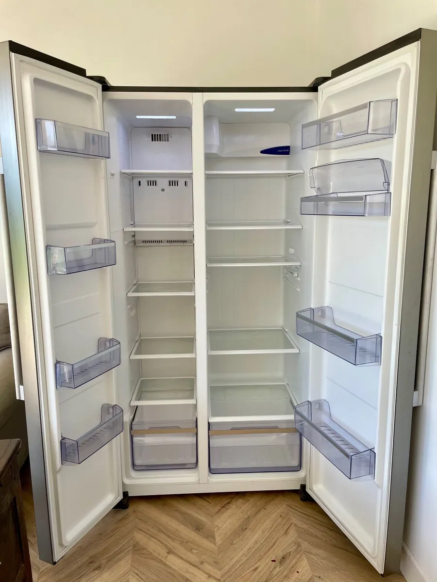 Fridge Freezer - American Style Side by Side - Image 2