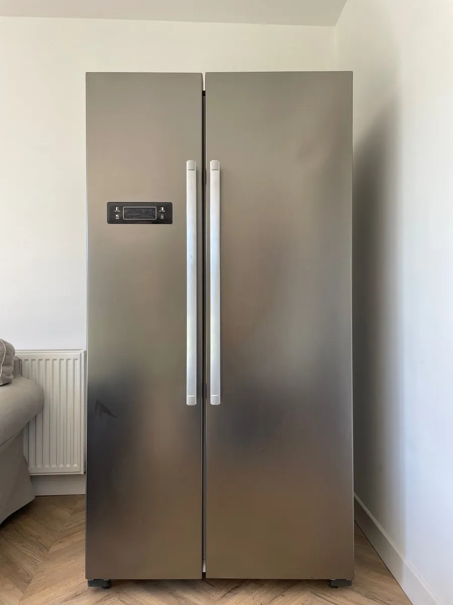 Fridge Freezer - American Style Side by Side - Image 1