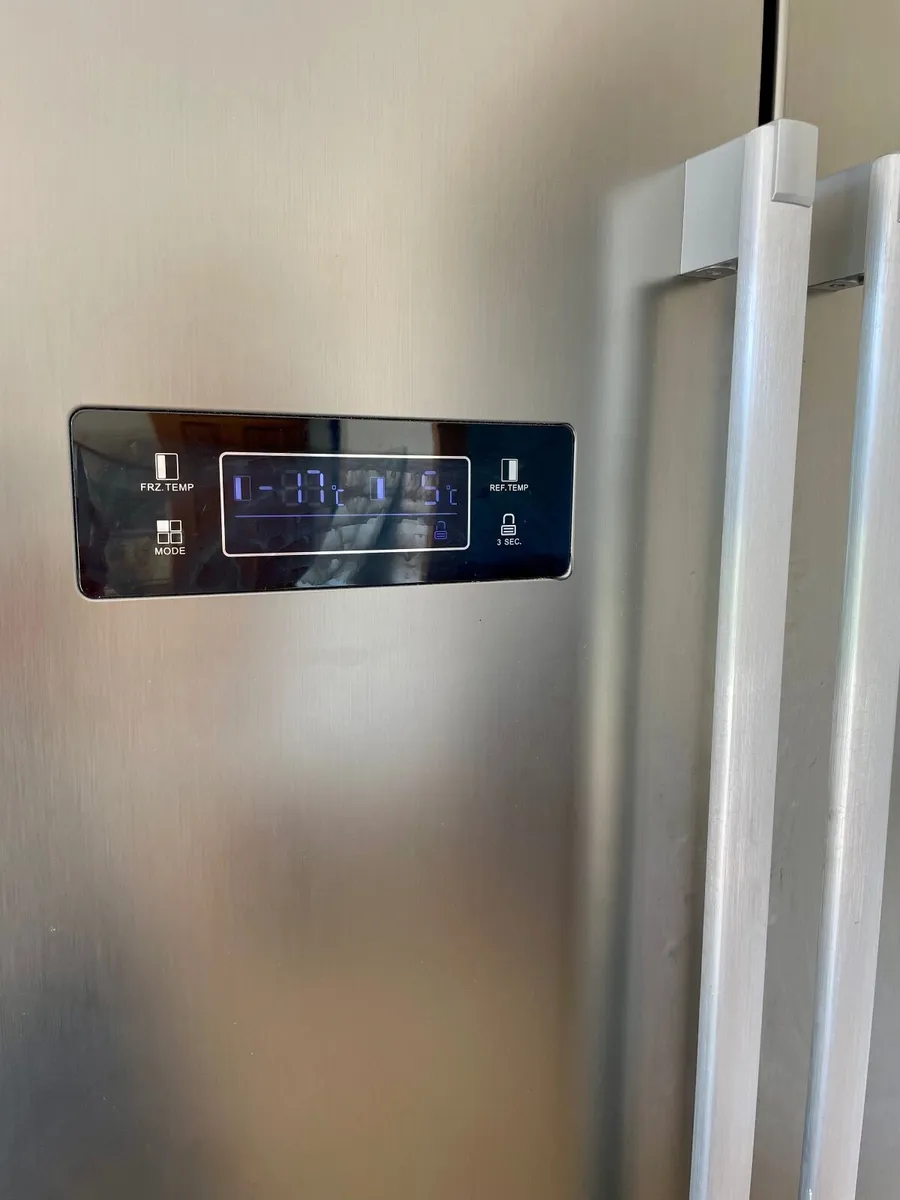 Fridge Freezer - American Style Side by Side - Image 3