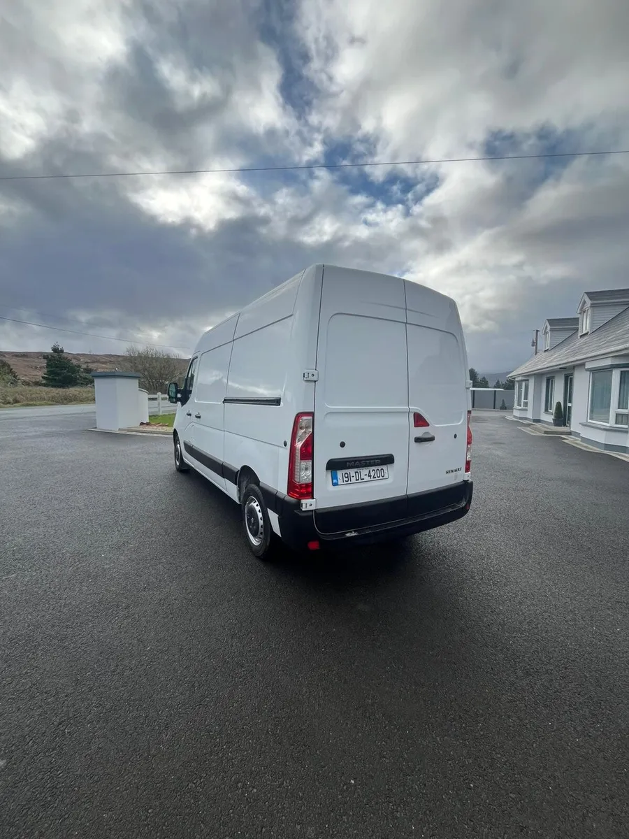 2019 renault master mwb - Image 4