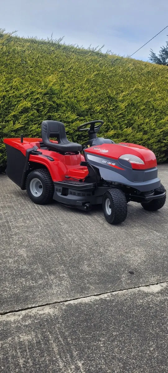 Castlegarden lawn tractor - Image 1