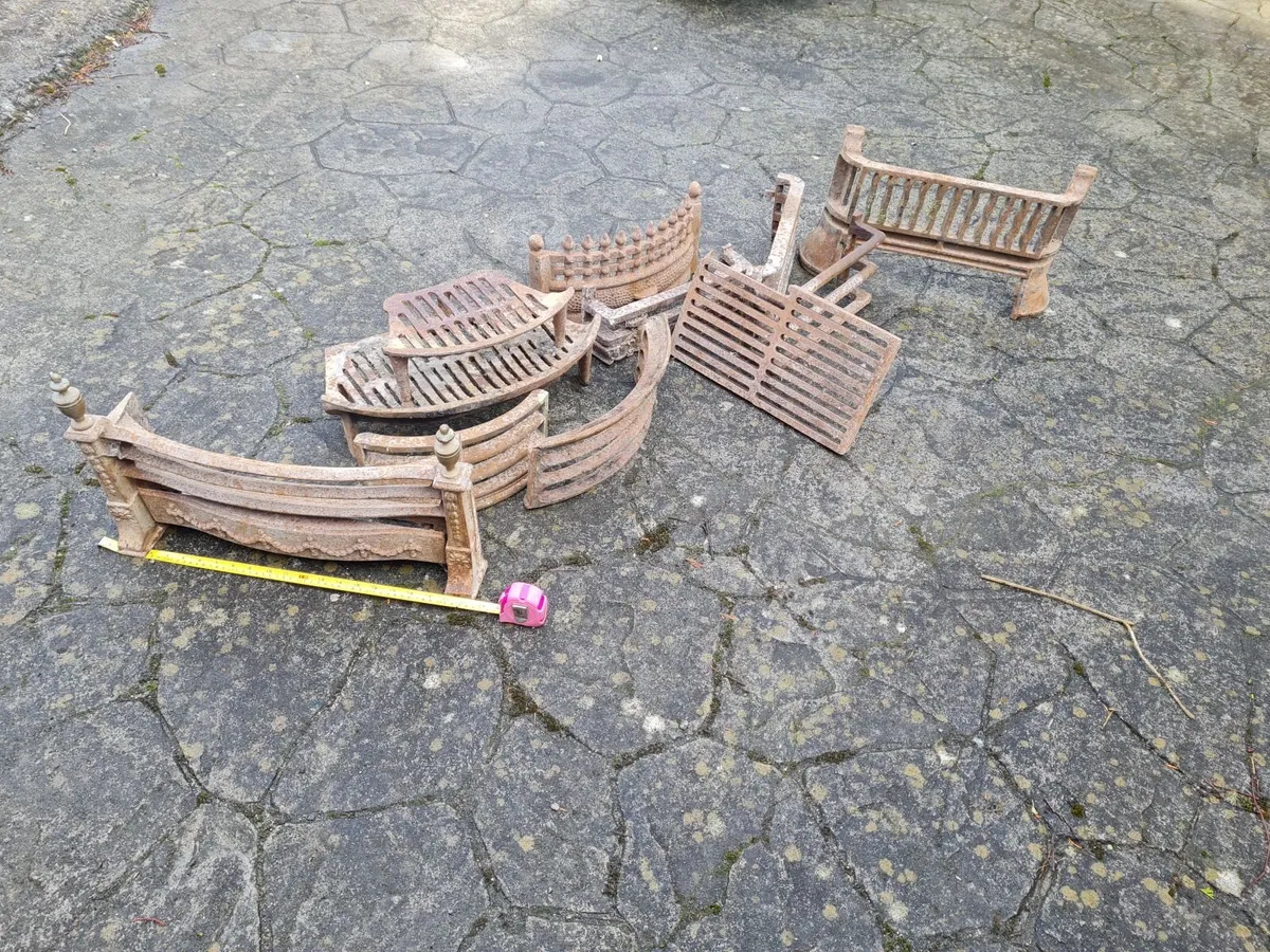 Cast iron fire parts - Image 1