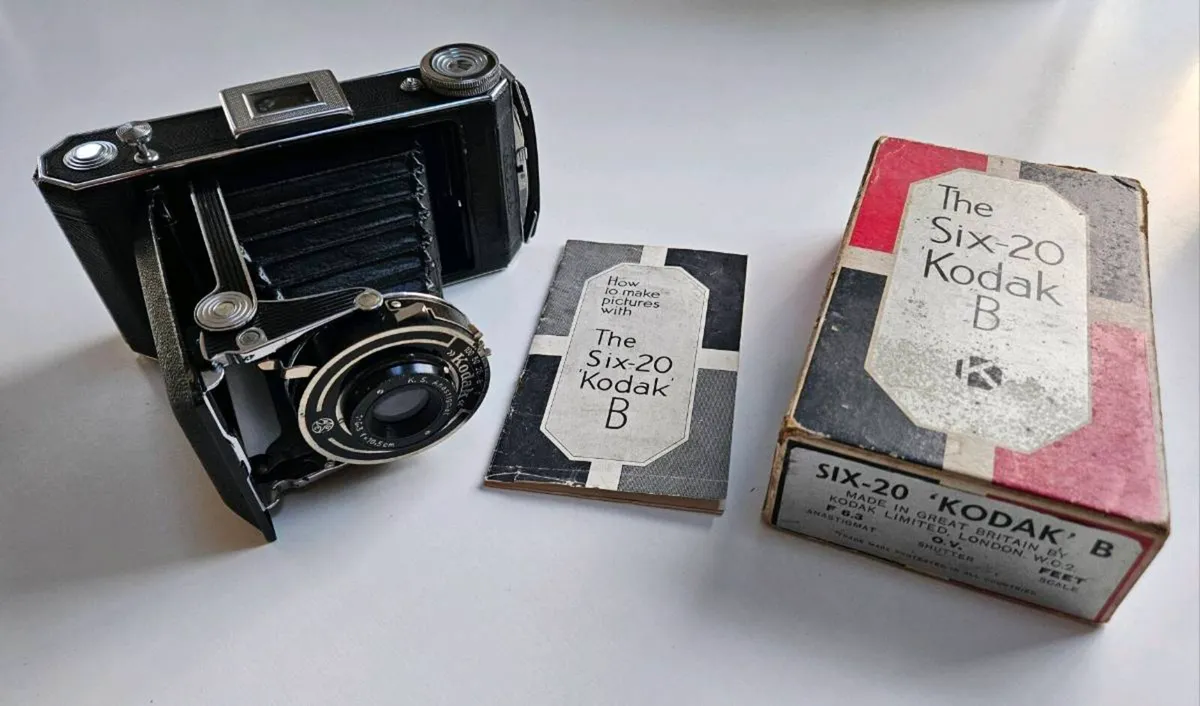 Vintage Kodak Six-20 B Film Camera with Box - Image 1