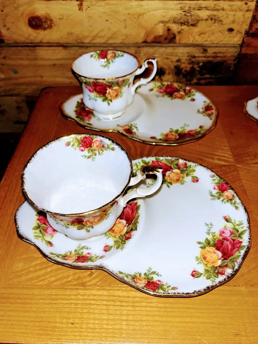 1962 Royal Albert Country Rose - Image 2