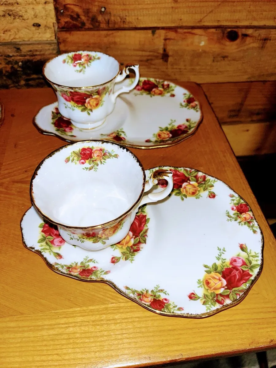 1962 Royal Albert Country Rose - Image 3