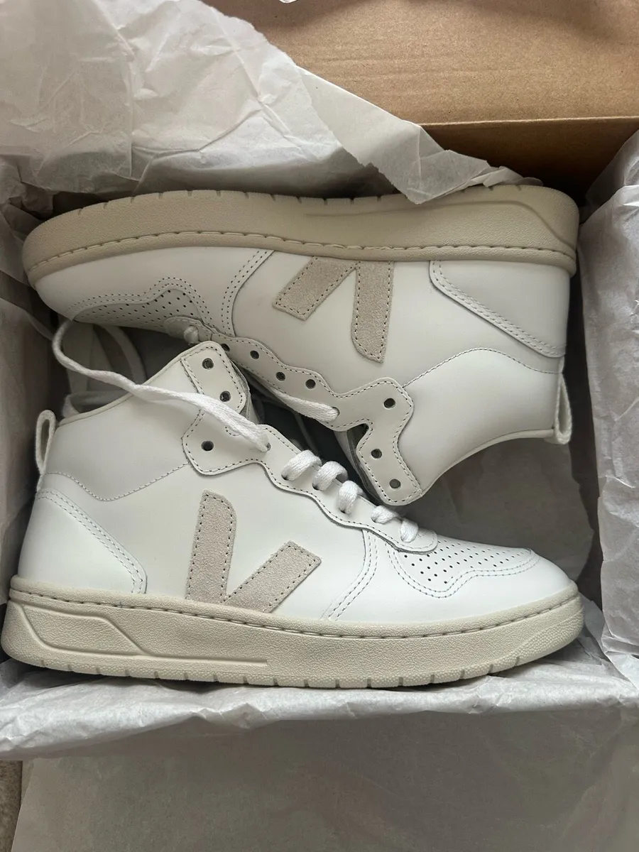 Ladies sneakers - Image 1