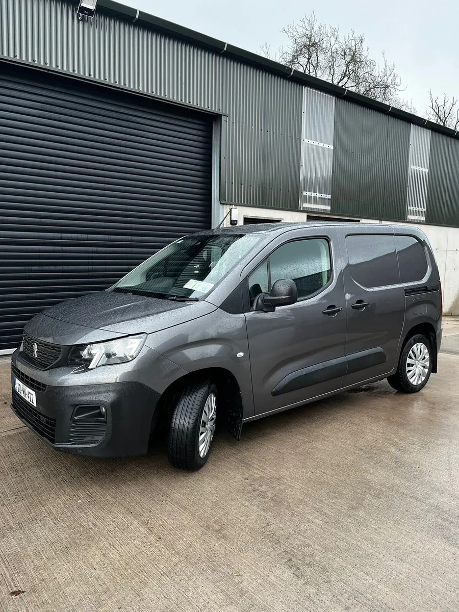 Peugeot Partner van No Vat - Image 2