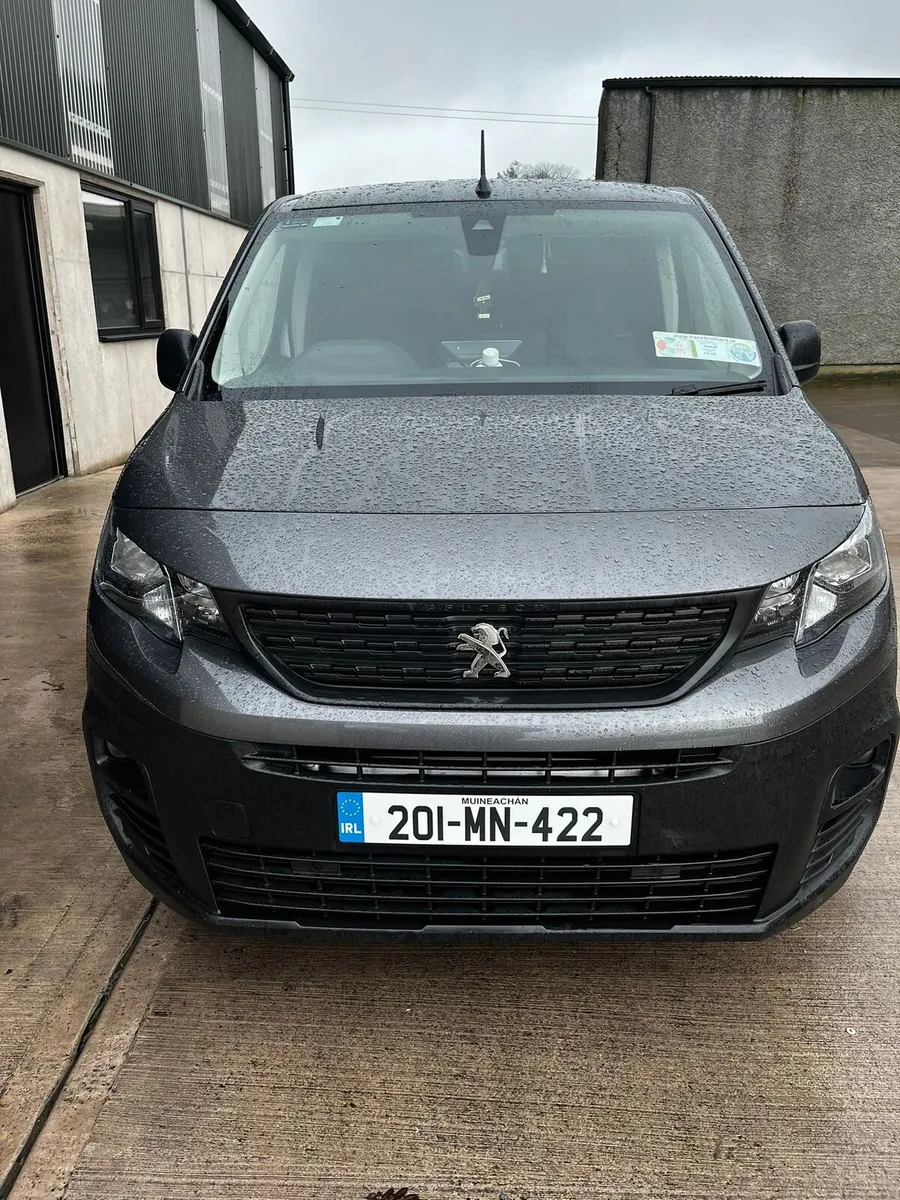 Peugeot Partner van No Vat - Image 1