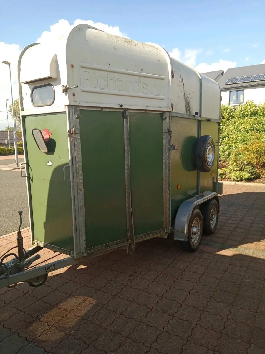 Richardson double horse trailer - Image 2