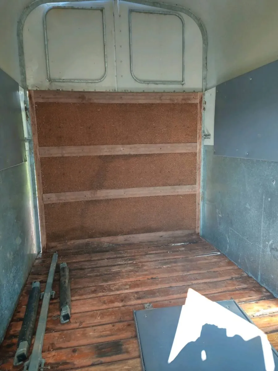 Richardson double horse trailer - Image 4