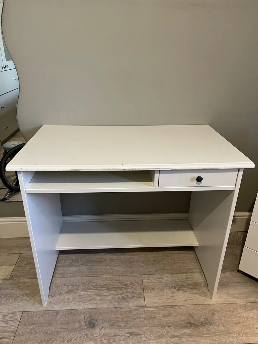 Study desk table - Image 1